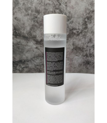 Eau micellaire nettoyante